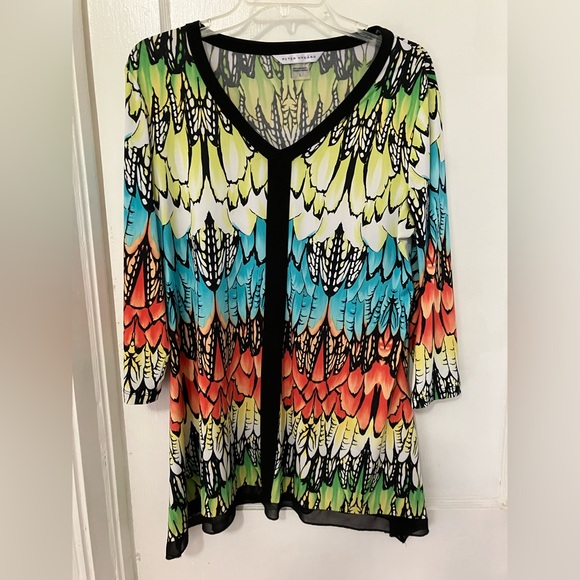 Peter Nygard Tops - Peter Nygard Colorful Feather Pattern Blouse size Large